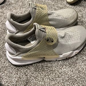 Mens Nike Sock Dart shoes. Size 9